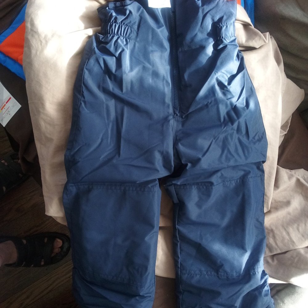 New! Gusti Kid’s Snow Ski Snowboarding Bibs Pants sledding winter cold Size 4T!!